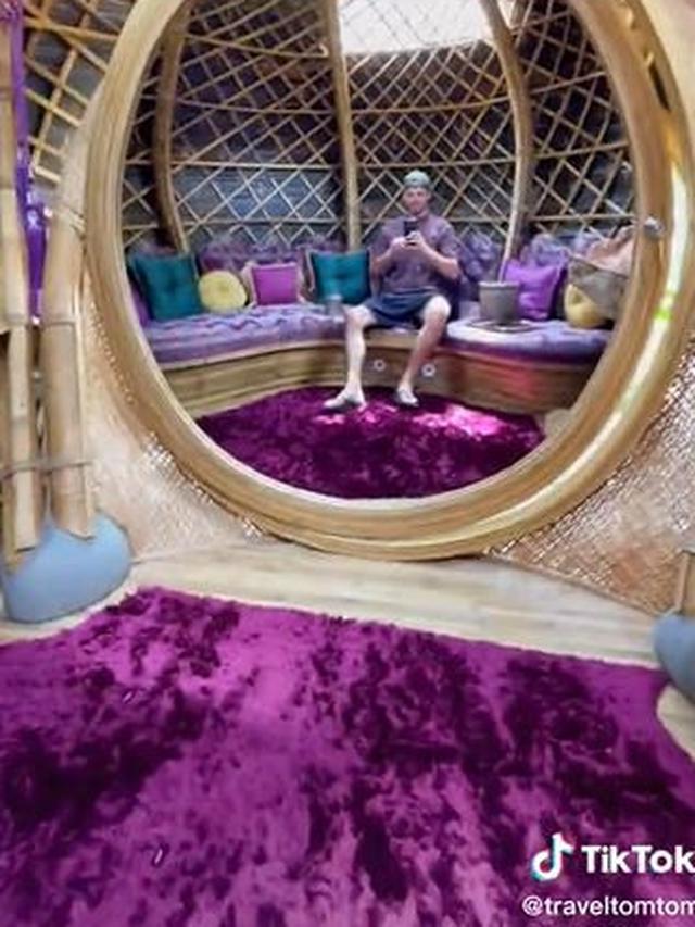 Dari Luar Bak Gubuk, Penampakan Toilet Ini Bikin Melongo