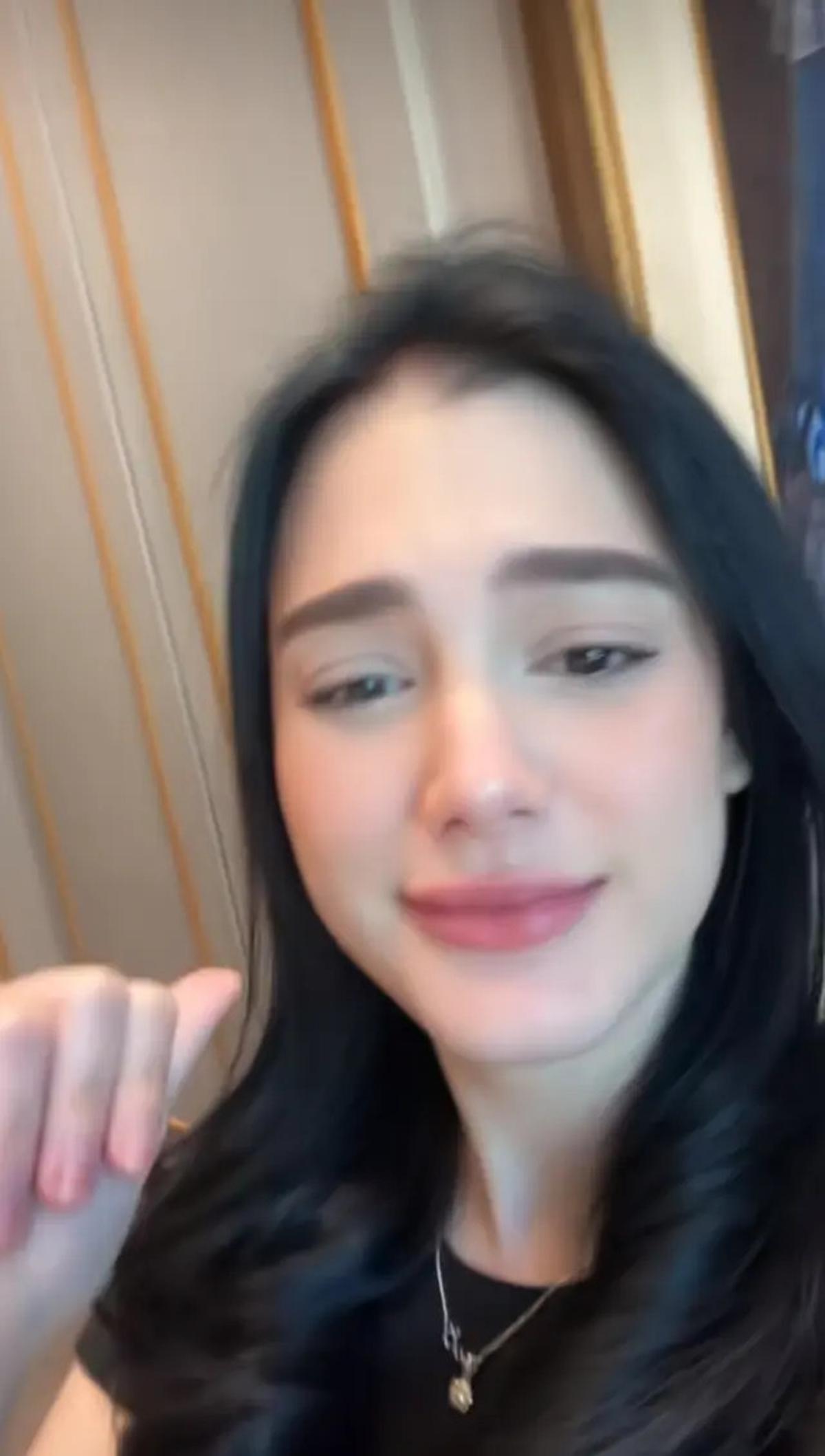 7 Potret Terbaru Yasmine Ow Pamer Wajah Tanpa Makeup, Memukau Bak Barbie