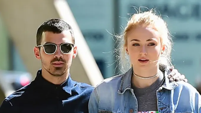 [Bintang] Joe Jonas dan  Sophie Turner