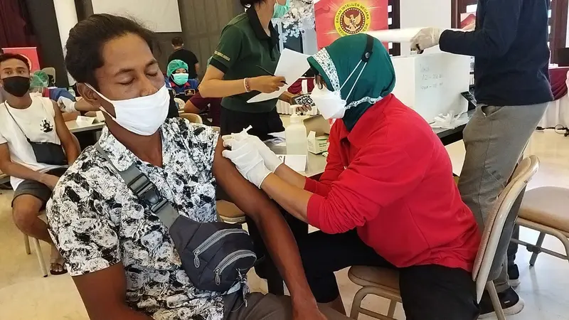 BIN Gelar Vaksinasi di Kuta Bali