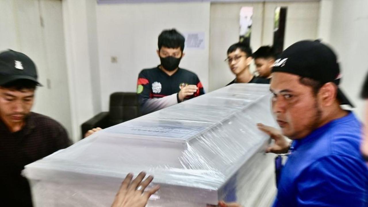 Misteri Terungkap: Tiga Jenazah WNA Korban Kecelakaan Helikopter Kalsel Dilepas Tim DVI