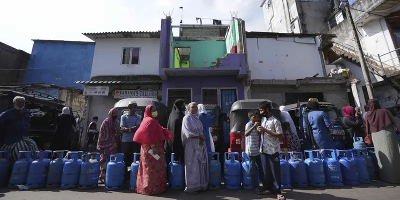 Kekurangan Pasokan Gas Timbulkan Antrean Panjang di Sri Lanka