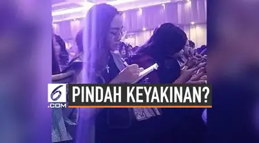 Beredarnya kabar yang menyebut Salmafina berpindah keyakinan, membuat Sunan Kalijaga angkat bicara. Ia menepis kabar miring terkait anaknya itu.