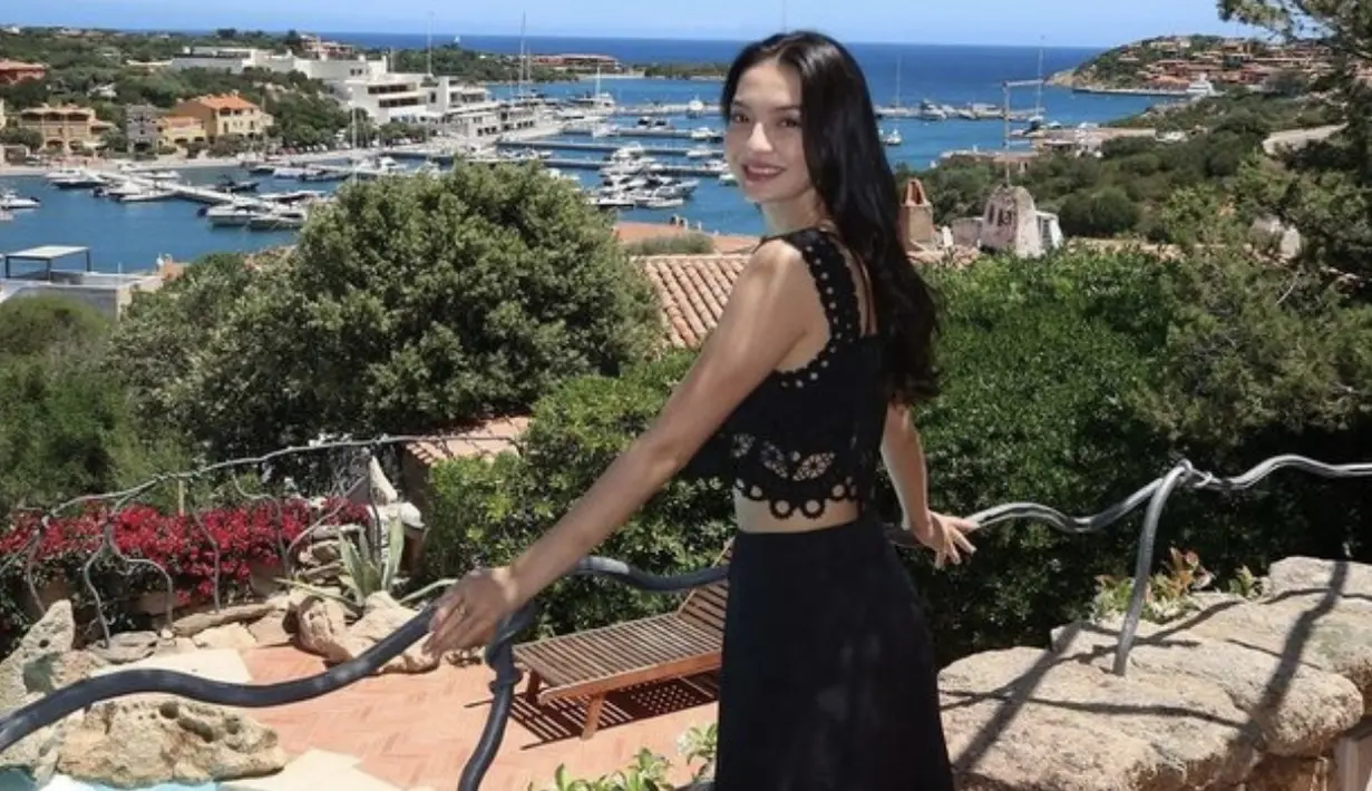 Raline Shah, mengunggah dirinya kala berlibir ke Pulau Sardinia, Italia. [Foto: Instagram, Raline Shah]