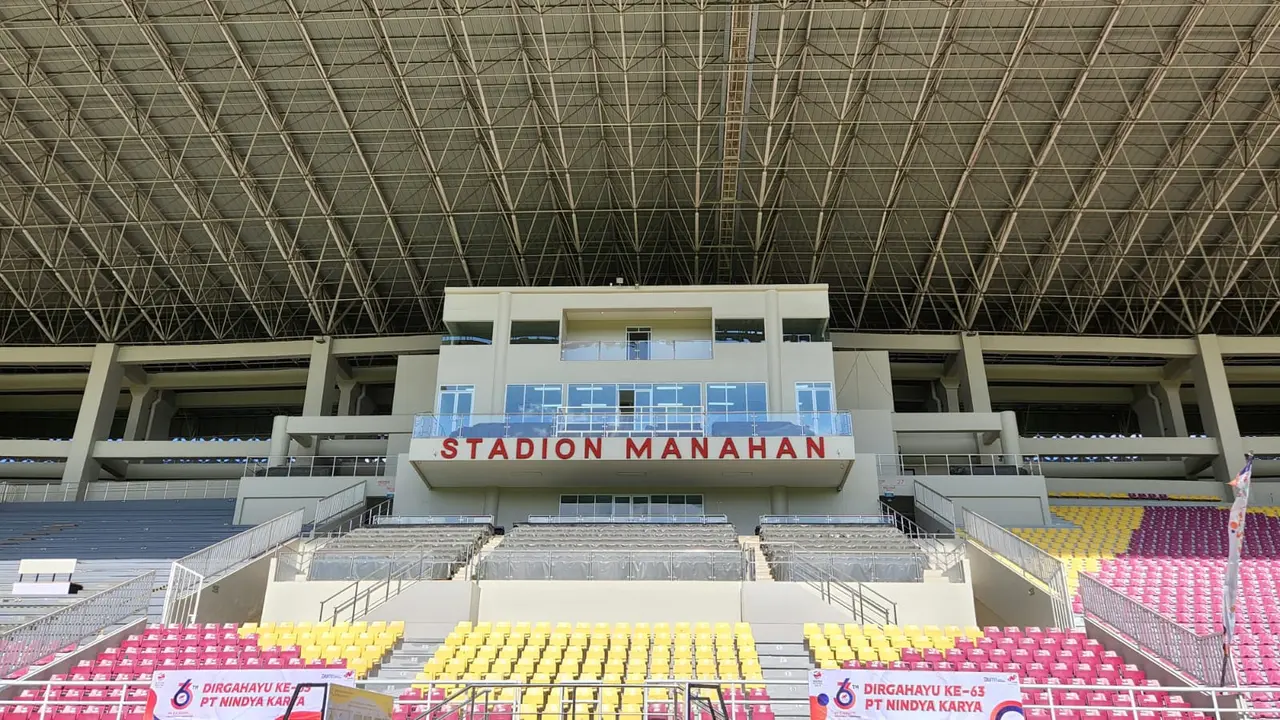 FOTO Stadion Manahan
