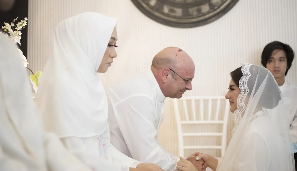 Pengajian Irish Bella Jelang Nikah