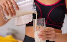 Minum Air Putih atau Whey Protein, Mana yang Lebih Baik untuk Kesehatan? Ini Jawabannya!