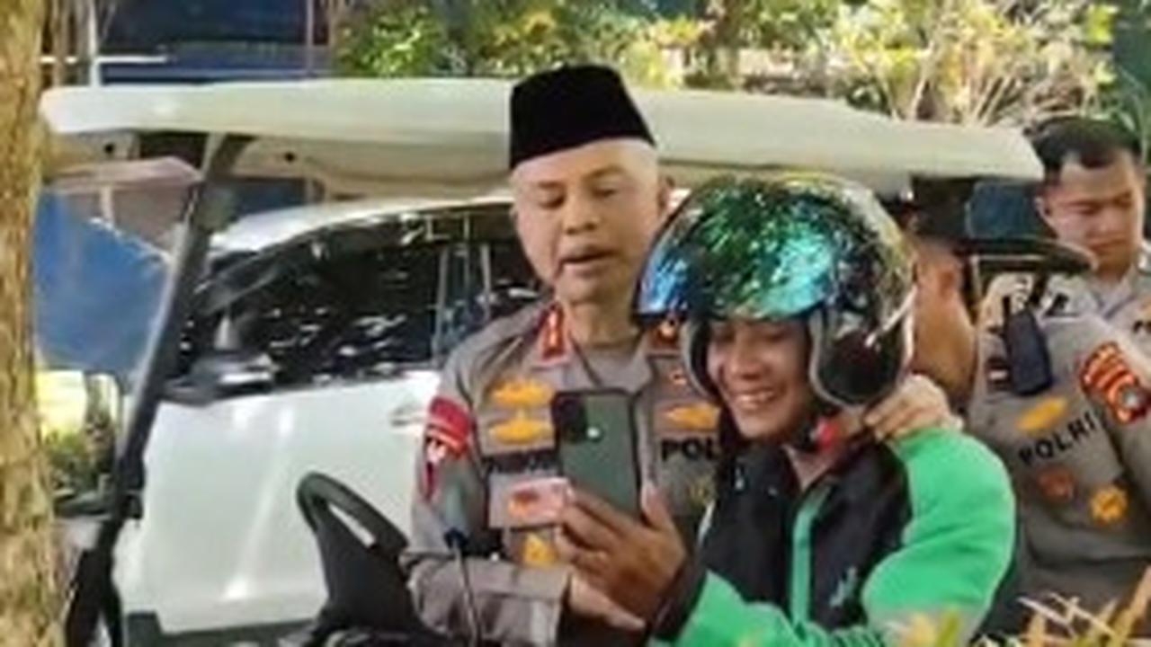 Asyik Sedang Video Call dengan Sang Istri, Ojol Ini Kaget Tiba-tiba Disamperi Jendral Polisi
