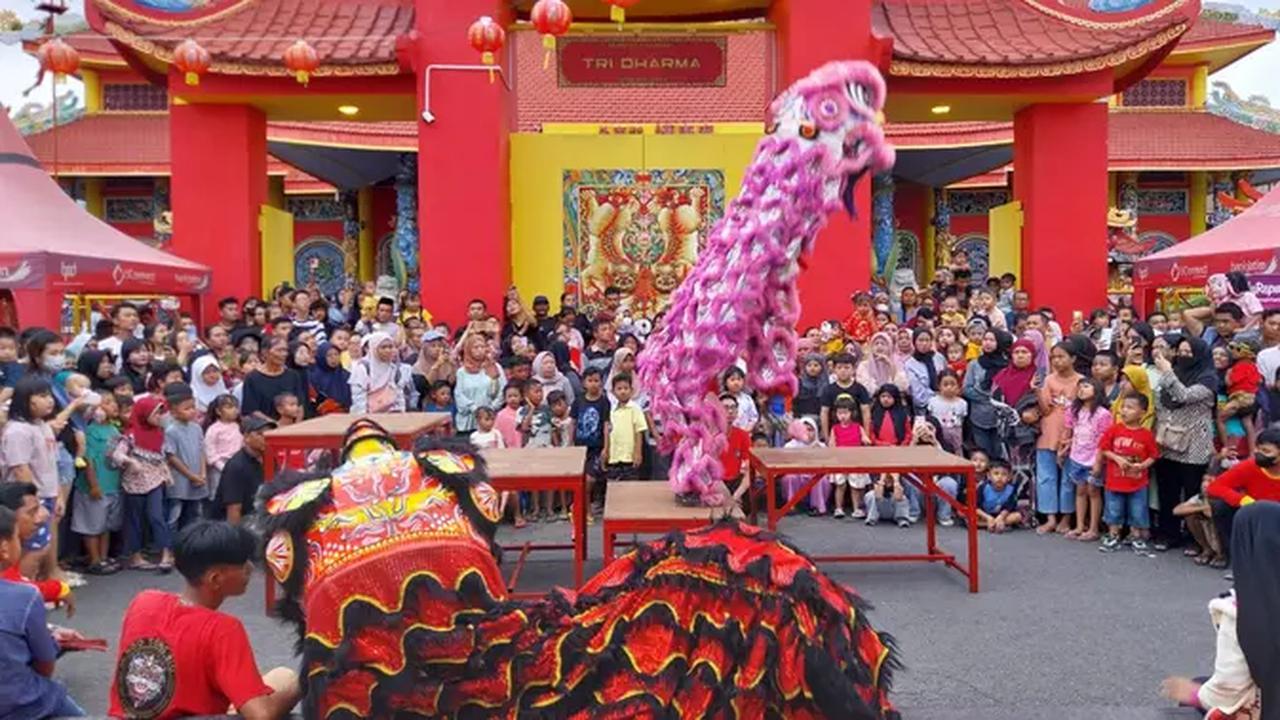 Pertunjukan Barong Sai jelang perayaan Tahun Baru imlek di kelenteng Hoo Tong Bio Banyuwangi (Istimewa)