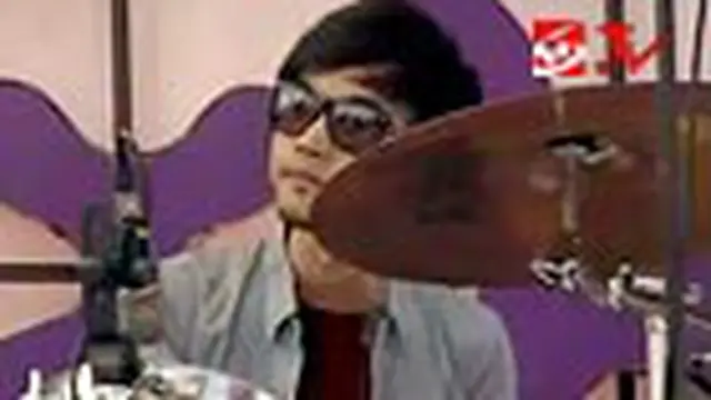 Hello - Di Antara Bintang