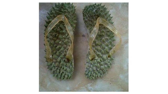 Potret Sandal Jepit Versi Kearifan Lokal Ini Bikin Geleng Geleng