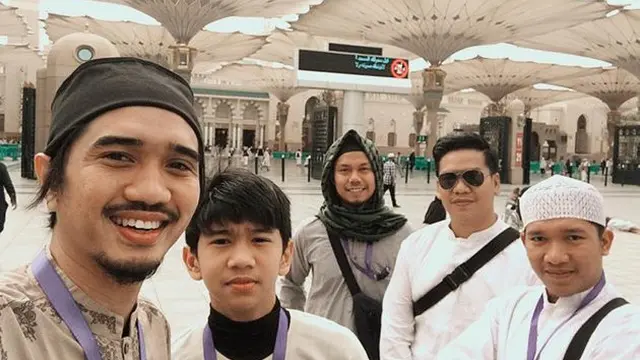 6 Potret Ayman Putra Bungsu Duta Sheila on 7 yang Beranjak Dewasa, Mirip Ayahnya