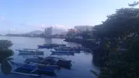 Kesibukan Pagi Nelayan di Sudut Zona Reklamasi Manado