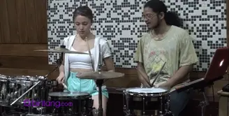 Marshanda memutuskan untuk mendalami alat musik, pilihannya jatuh pada drum dan piano. Simak aktivitas Marshanda hanya di Bintang.com.