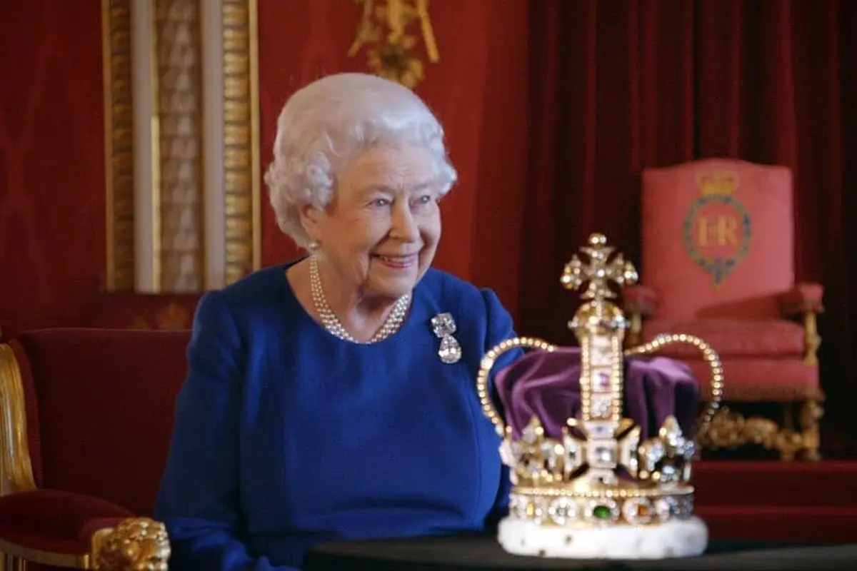 6 Fakta Unik Mahkota Ratu Elizabeth II, Terbuat dari Ragam Batu Mulia
