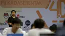Ketua KPU Husni Kamil Manik memberikan arahan kepada peserta Apps Challange Code for Vote 4.0 di Kantor KPU, Jakarta, Minggu (8/11). Menyambut Pilkada Serentak 9 Desember 2015, KPU dan Perludem menggelar kompetisi (Liputan6.com/Faizal Fanani)