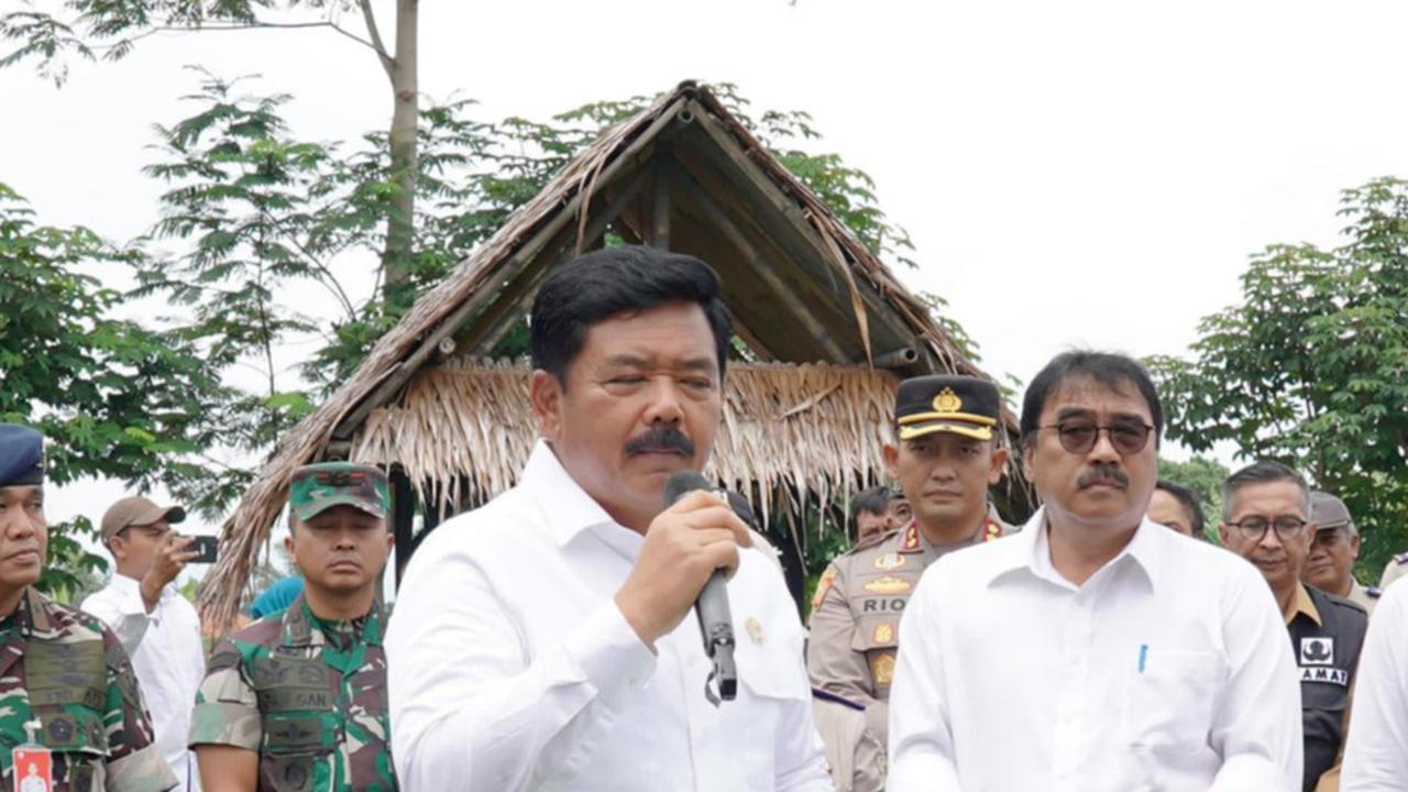 Serahkan Sertifikat Tanah di Kabupaten Bogor, Menteri ATR/BPN Ungkap Keuntungan bagi Masyarakat