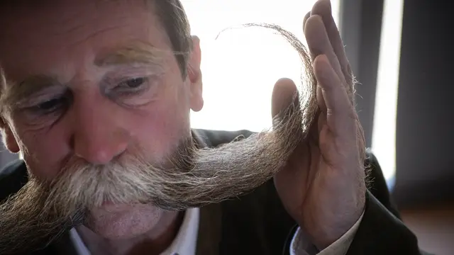 20170430-Kejuaraan Kumis dan Jenggot Teraneh-AFP