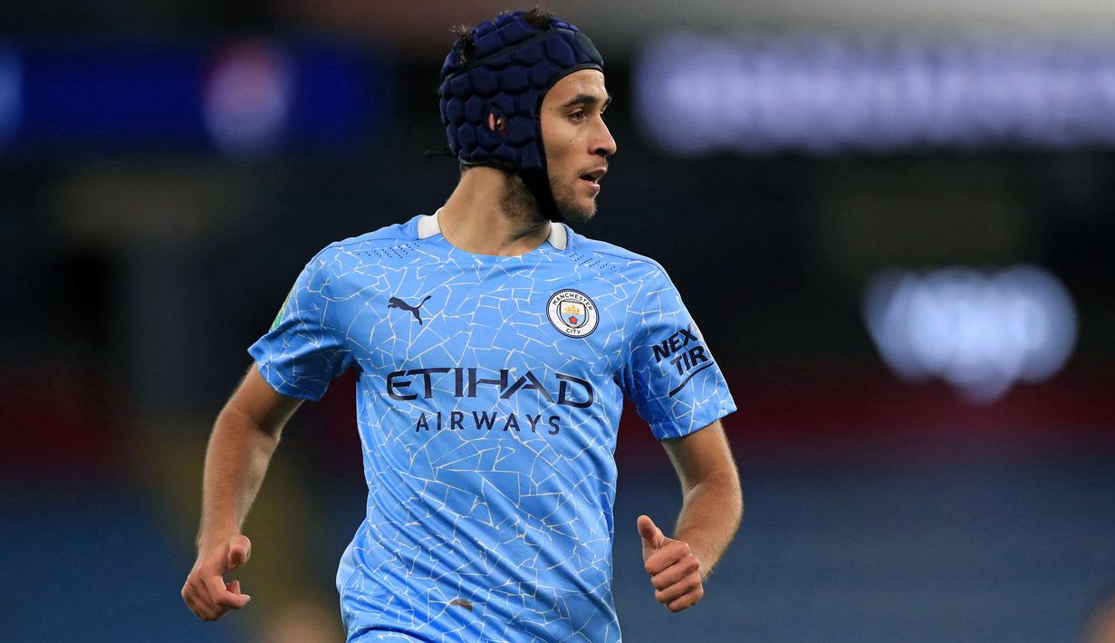 Sebelum pindah ke Barcelona pada musim 2021/2022, Eric Garcia telah menghabiskan 4 musim bersama Manchester City. Bek 20 tahun itu tercatat telah menorehkan 16 laga bersama Blaugrana sejauh ini. (AFP/Pool/Mike Egerton)