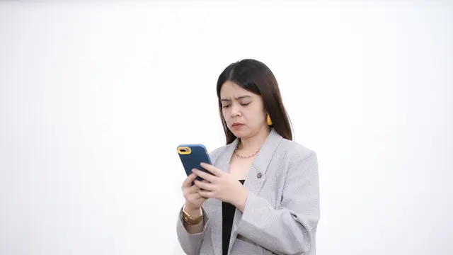 Is this sweet or toxic? - Selalu ingin tahu keberadaanmu 24/7