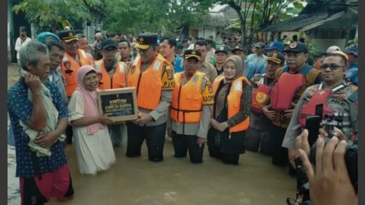 PB INSPIRA memberikan apresiasi terhadap respons cepat Kapolda Banten Irjen Suyudi Ario Seto dalam memberikan bantuan kepada warga Desa Sukadame yang terdampak banjir.
