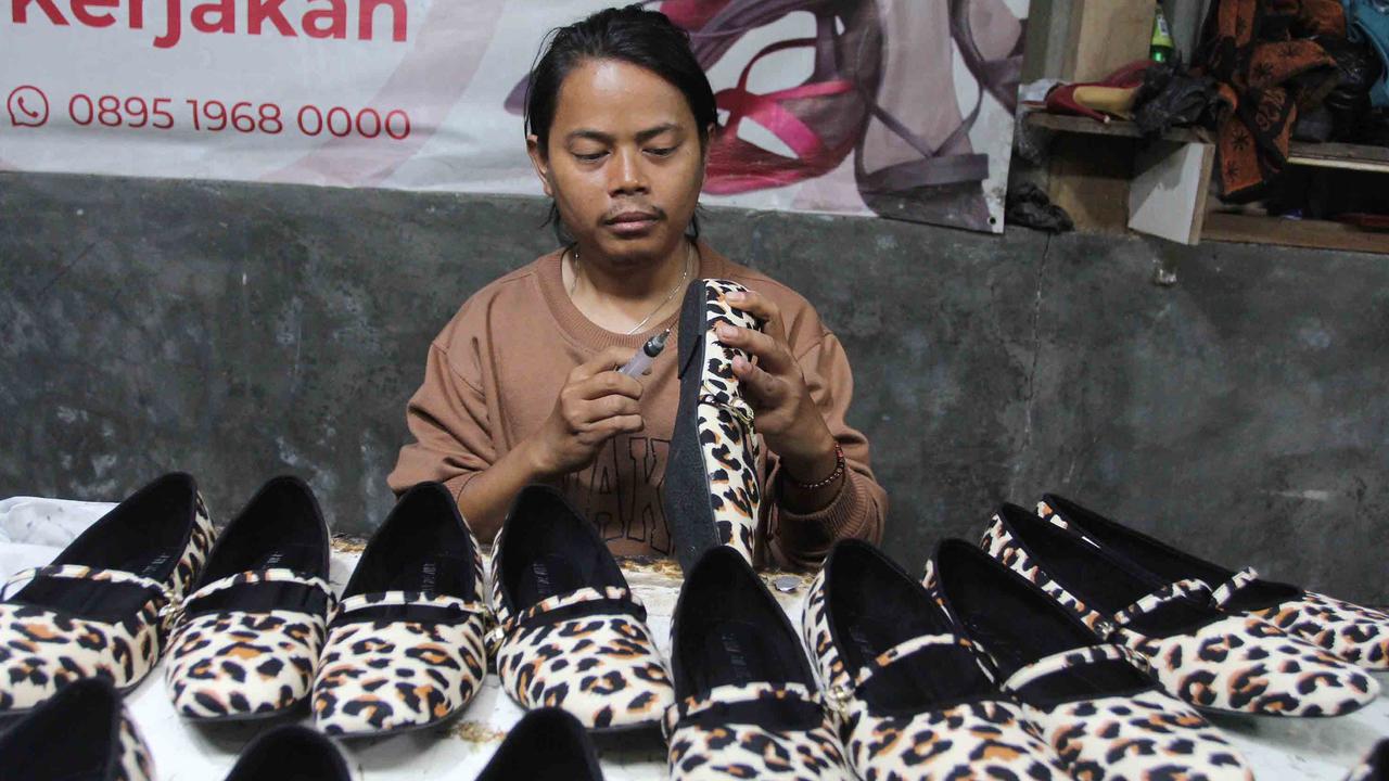 FOTO: Industri Alas Kaki Nasional Melangkah Kencang, UMKM Jadi Penopang Utama