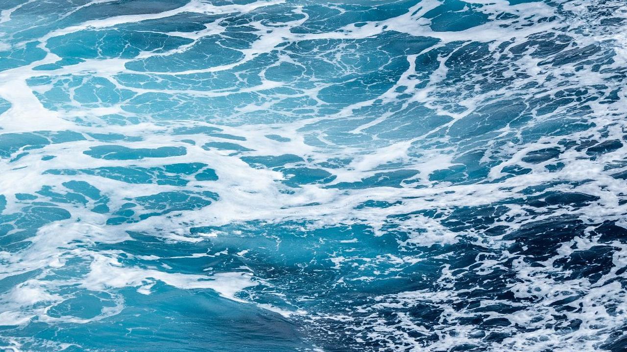 8. Air Laut Ternyata Penuh Virus