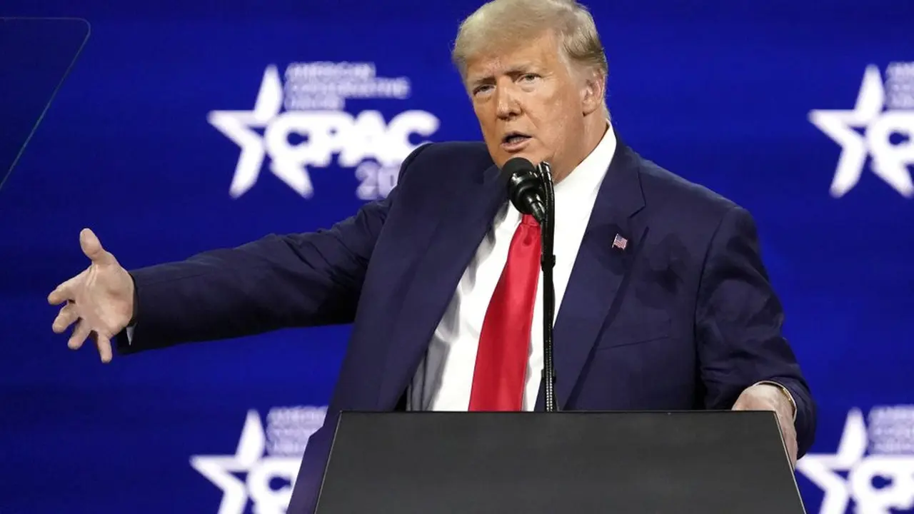 Mantan Presiden Donald Trump tampil di CPAC 2021.