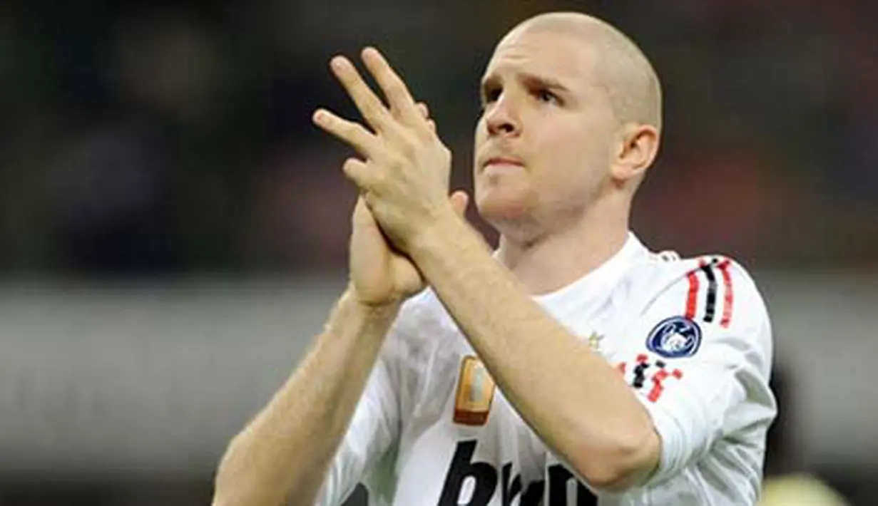 Reaksi bek AC Milan, Philippe Senderos di laga pertamanya bersama Rossoneri di ajang UEFA Cup melawan Braga di San Siro Stadium, Milan, 6 November 2008. AFP PHOTO/GIUSEPPE CACACE 