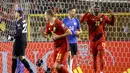 Belgia membuka skor 1-0 pada menit ke-11 lewat Christian Benteke. Ia berhasil memanfaatkan umpan tarik Yannick Carrasco yang coba dipotong kiper Estonia Matvei Igonen. (AP/Olivier Matthys)