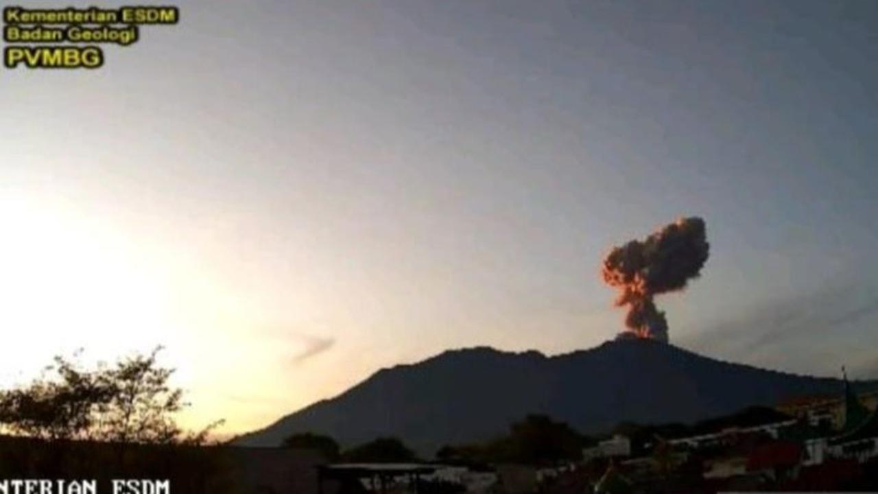 Gunung Marapi Erupsi, Muntahkan Abu Vulkanik Setinggi 1 Km