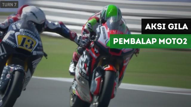 Pembalap Moto2, Romano Fenati didiskualifikasi karena menekan rem lawannya, Stefano Manzi pada MotoGP San Marino, Minggu (9/9/2018).