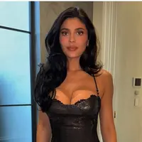 Kylie Jenner saat dampingi Timothee Chalamet di Critics Choice Awards. [@kyliejenner]