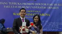 Pengacara Wardaniman Larosa meraih gelar Doktor Hukum setelah sukses mempertahankan desertasi di depan penguji dalam sidang di Jakarta, Sabtu (5/8/2023). (Foto: Dok. Koleksi Pribadi Wardaniman Larosa)
