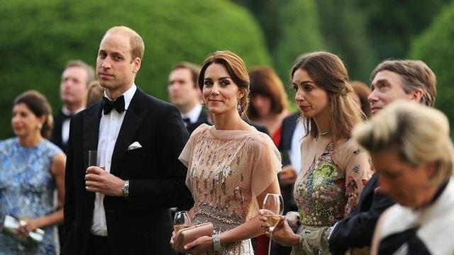 6 Potret Rose Hanbury Wanita yang Diduga Selingkuhan 