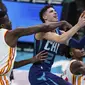 LaMelo Ball (nomor 2) cetak triple double pertama di NBA (AP)