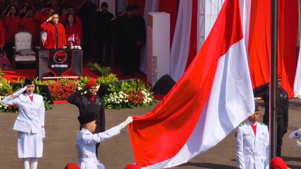 Sambil Menangis, Pesan Mendalam Megawati Untuk Kader PDIP Jaga Api Kemerdekaan Tetap Menyala