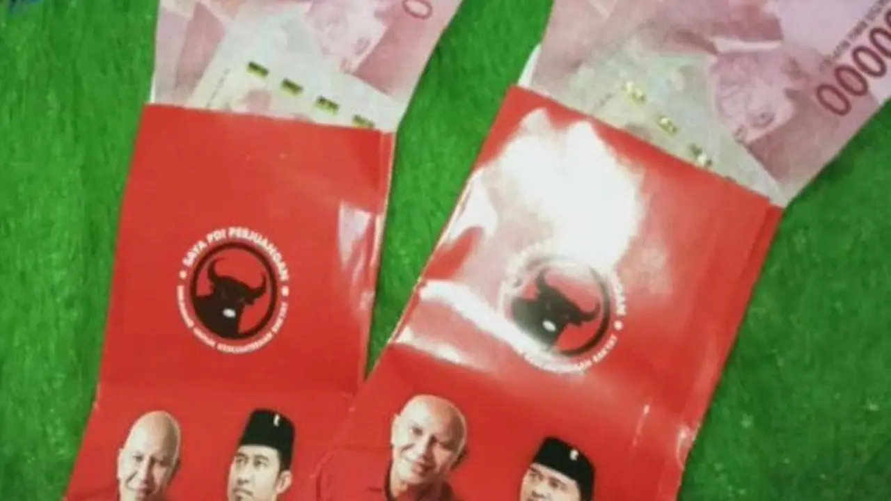 politik uang