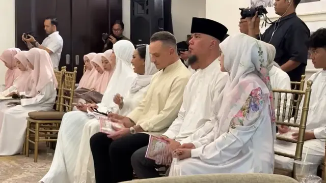 Potret Mulan Jameela di Pengajian Kehamilan Alyssa Daguise