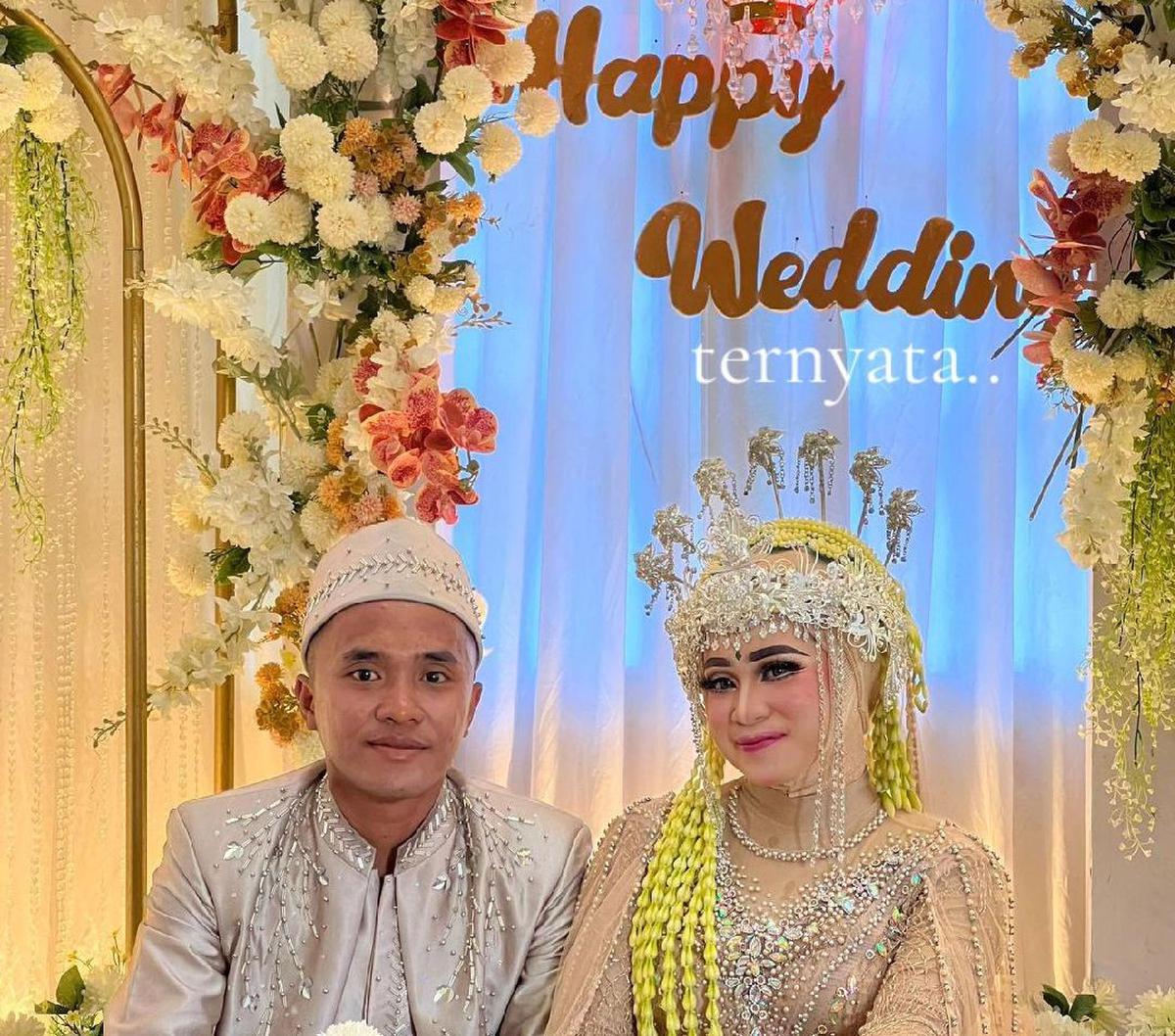 Sebuah video yang menceritakan kisah sepasang mempelai pengantin, sukses mencuri perhatian masyarakat luas.