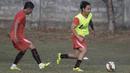 Pemain Persija, Mahadirga Lasut menggiring bola saat latihan jelang laga Piala Presiden melawan Persita di Lapangan Trisakti, Bali, Rabu (2/9/2015). (Bola.com/Vitalis Yogi Trisna) 