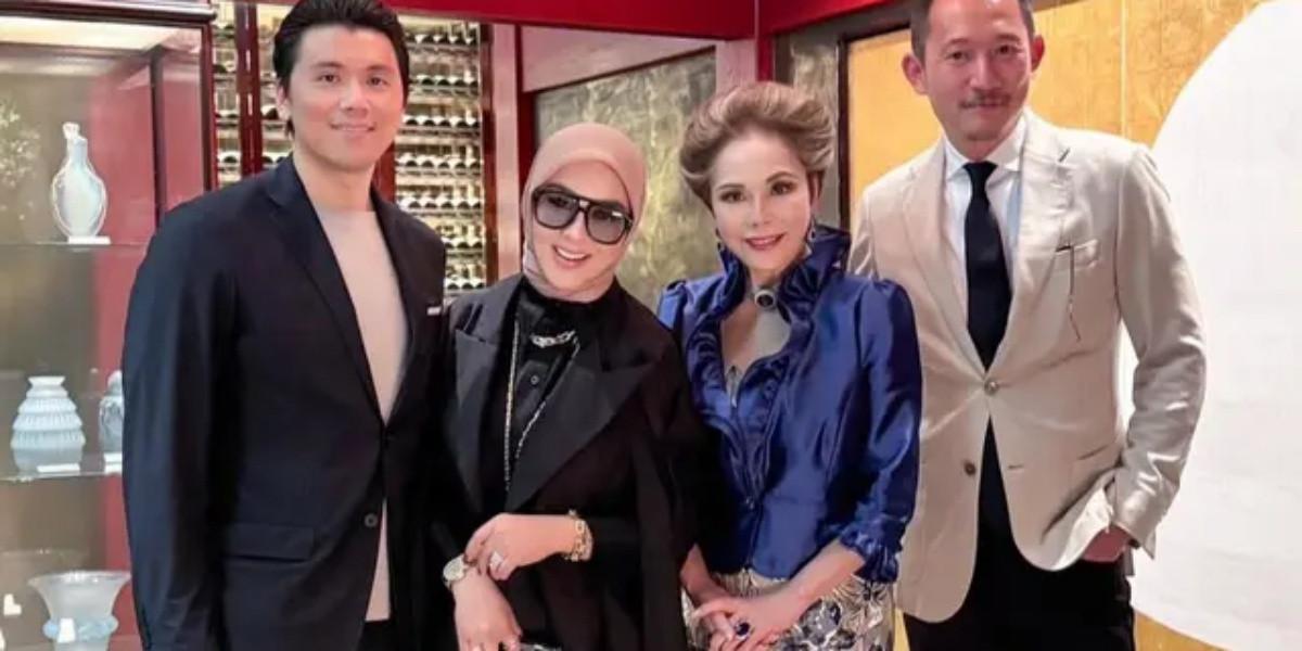 Syahrini dan Dewi Soekarno