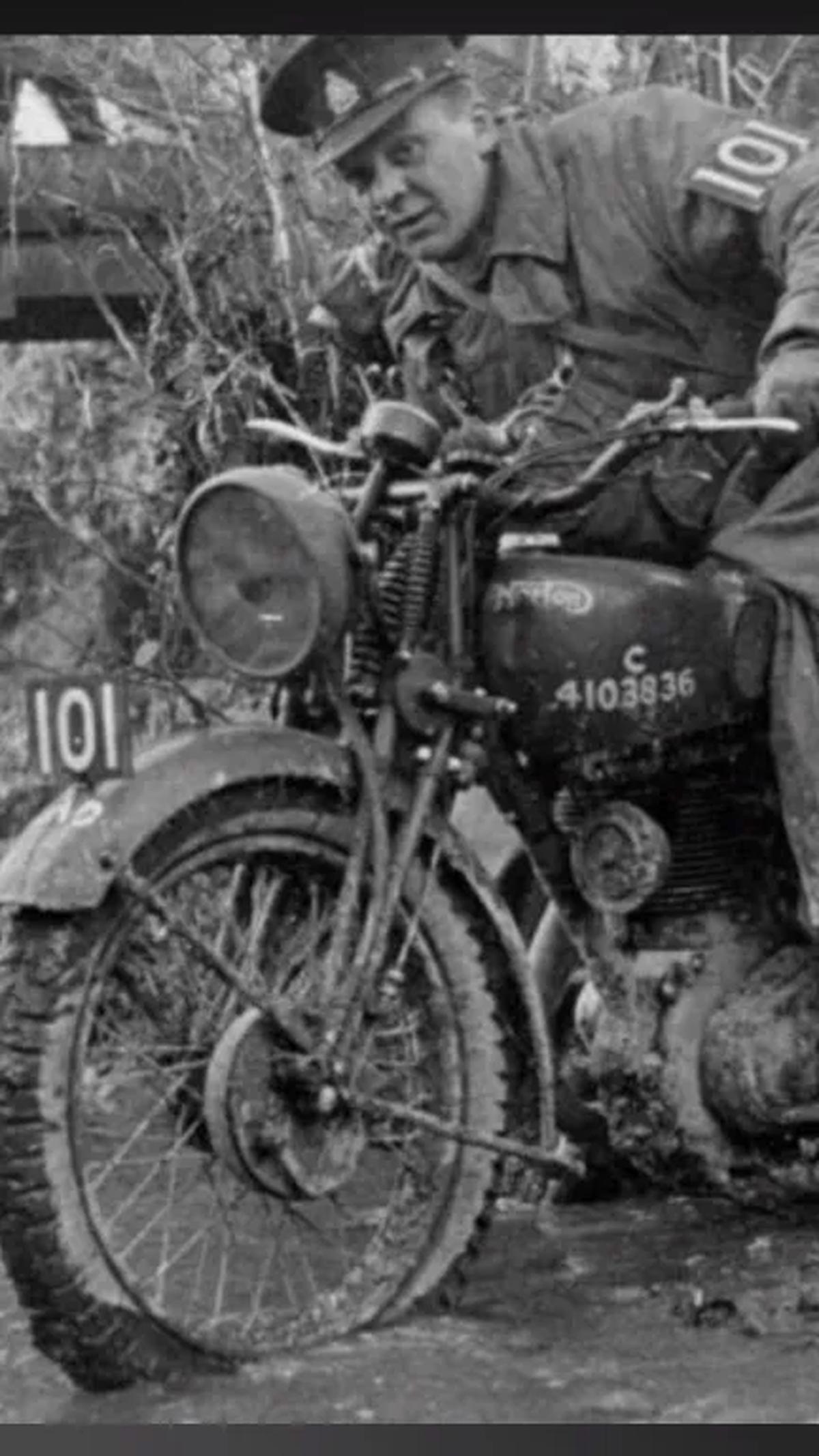 <b>Motor Tentara Kolonial</b>