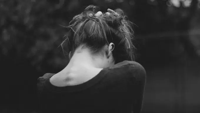 5 Alasan Kenapa Orang yang Susah 'Move On' Jadi Pasangan Terbaik