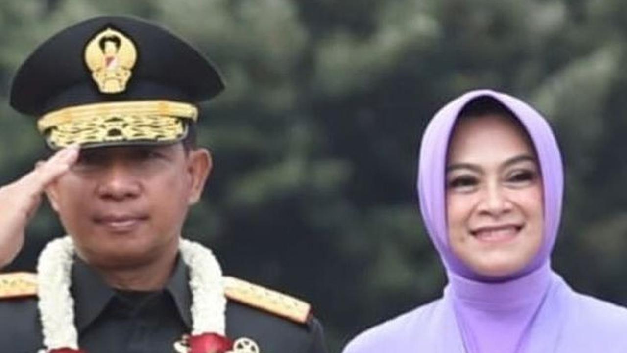 Pesona Evi Sophia Istri Panglima TNI Dampingi Suami, Aura Kecantikannya Begitu Terpancar