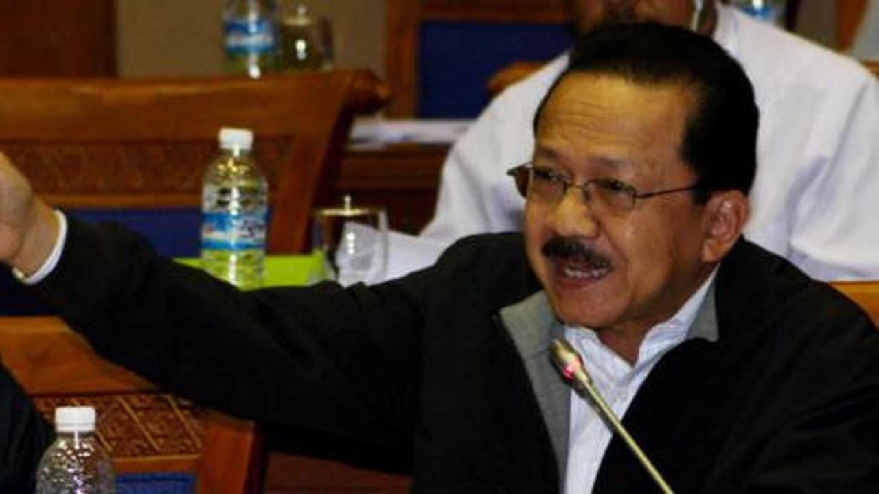 Bicara dipotong panelis, Foke tampak emosi