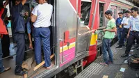 Kecelakaan KRL di Stasiun Juanda (Liputan6.com/ Faizal Fanani)