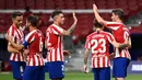 Pemain Atletico Madrid merayakan gol yang dicetak Alvaro Morata ke gawang Mallorca pada laga lanjutan La Liga di Wanda Metropolitano, Sabtu (4/7/2020) dini hari WIB. Atletico Madrid menang 3-0 atas Mallorca. (AFP/Pierre-Philippe Marcou)