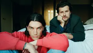 10 Ide Outfit ke Konser LANY yang Stylish, Effortless, dan Nyaman Dipakai