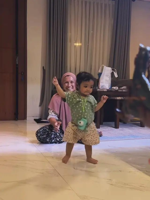 Potret Indah Ningtyas bersama anak-anaknya (Sumber: Instagram/@indhningtys)